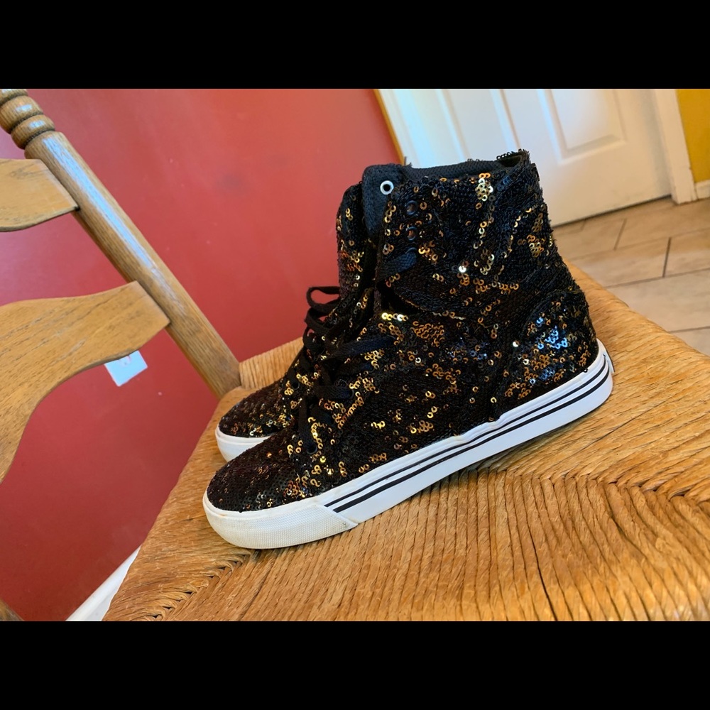 Sequin Supras